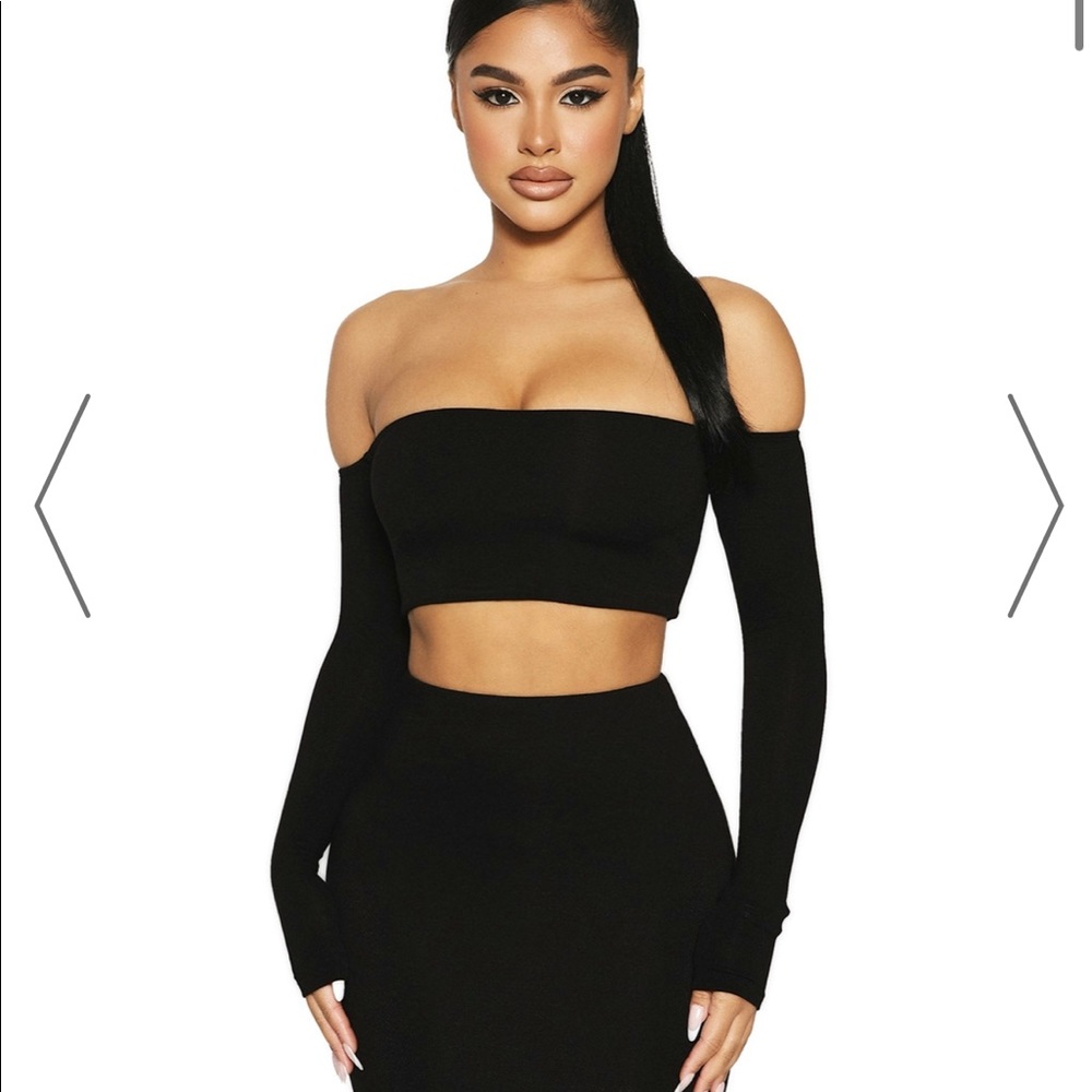 naked wardrobe get off my shoulder crop top - medium